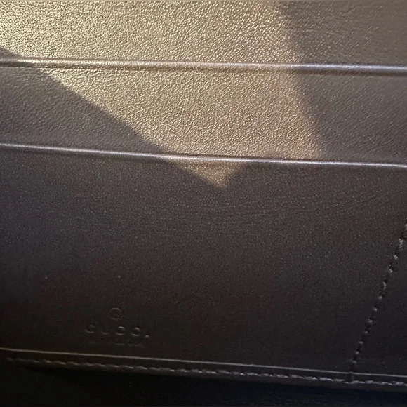 Gucci Metallic Microguccissima Zip Around Heart Wallet Pink - Picture 12 of 13